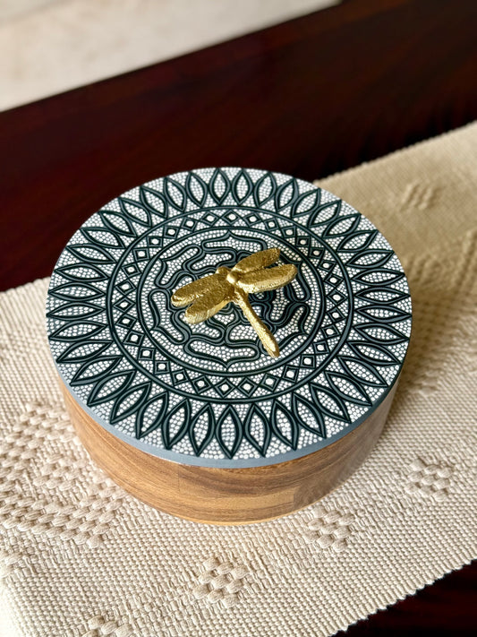 Tortillero con libelula