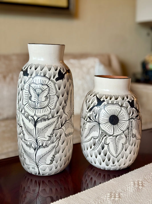 Jarrones de barro bruñido